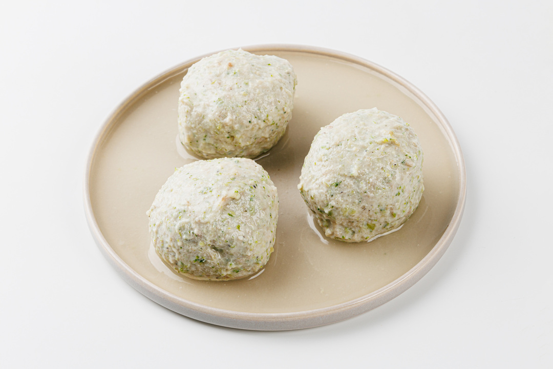 

Боллы из индейки и брокколи в курином бульоне 270 г