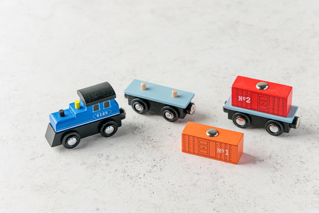 

Игрушка из дерева Паровозик с вагончиками