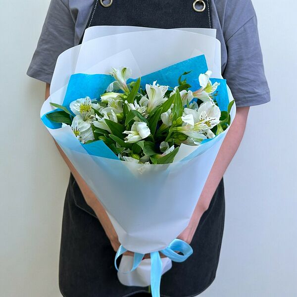 Букет из 9 белых альстромерий №844