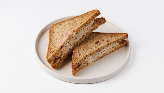 Бутерброд с тунцом и базиликом, 156 г