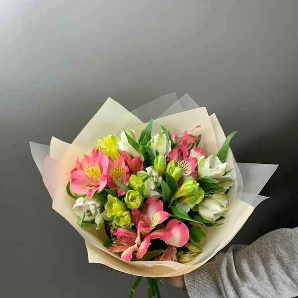 Букет из альстромерий
