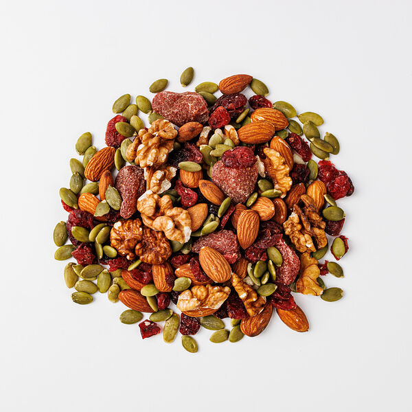 Смесь из орехов с клюквой и клубникой вес