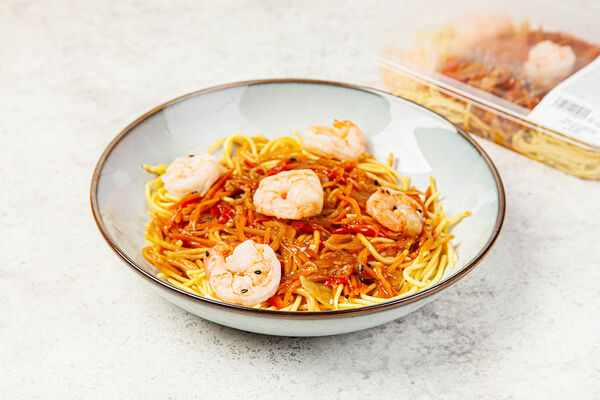 Вок с креветкой в соево-чесночном соусе