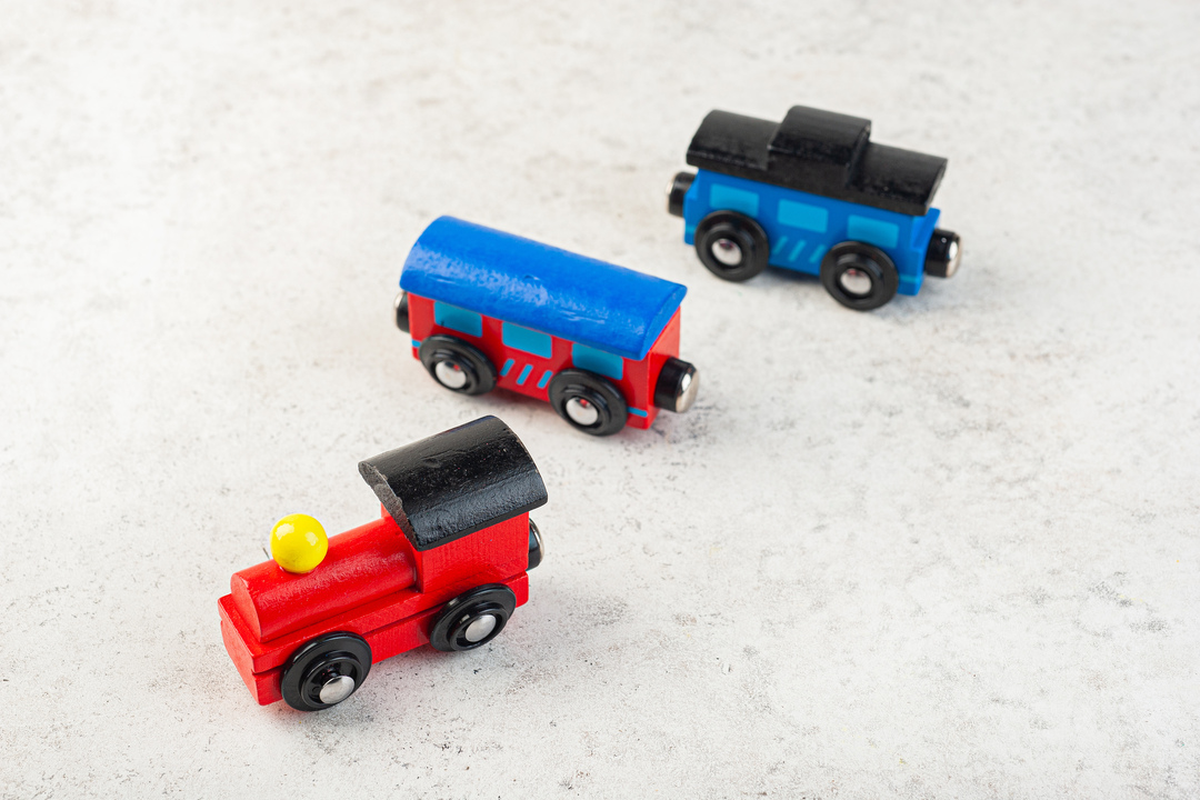 

Игрушка из дерева Паровозик с вагончиками