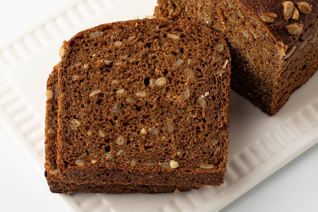 

Хлеб Хуторской с семечками на ржаном солоде, пекарня