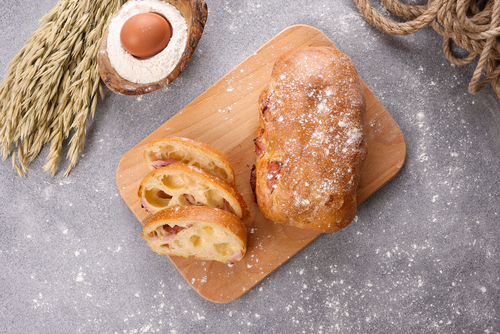 

Хлеб Чиабатта с сыром и ветчиной на закваске ЛЕНТА FRESH, вес