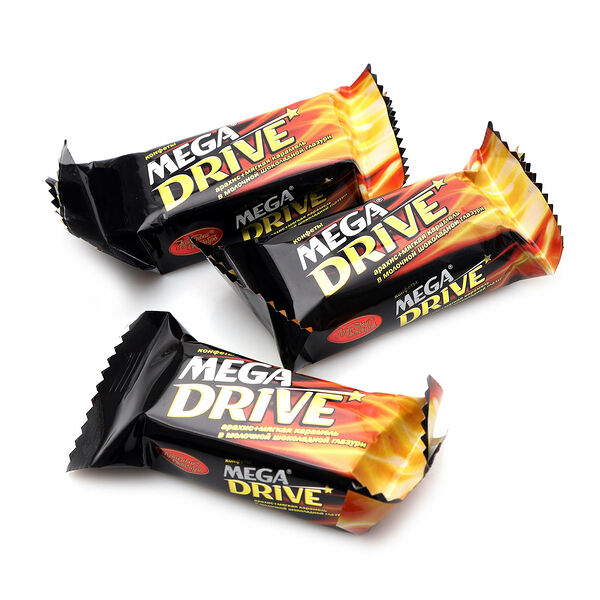 Конфеты с арахисом и мягкой карамелью в молочной шоколадной глазури Mega Drive ТМ Красный Октябрь