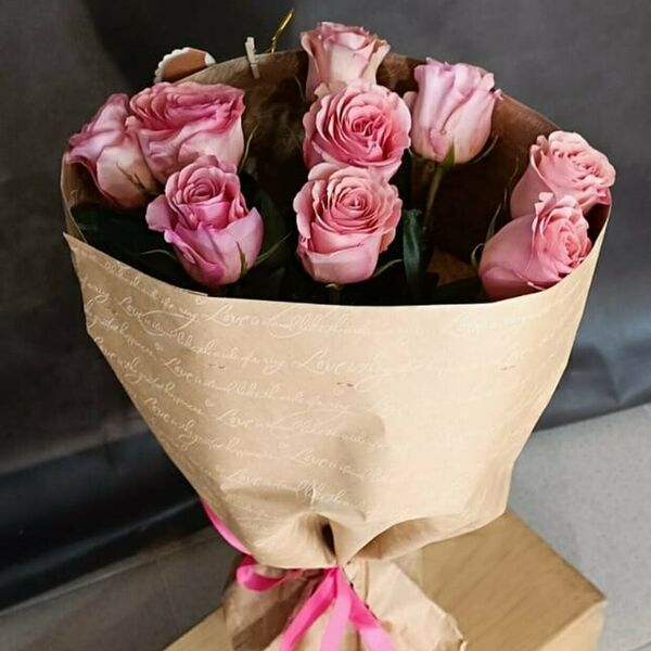 Нежные розы в крафте