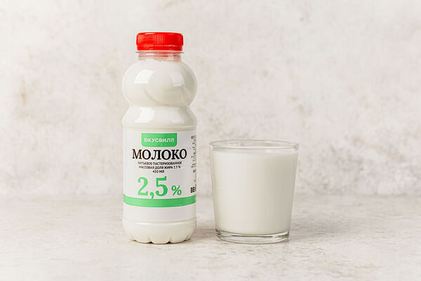 Молоко 2,5% в бутылке