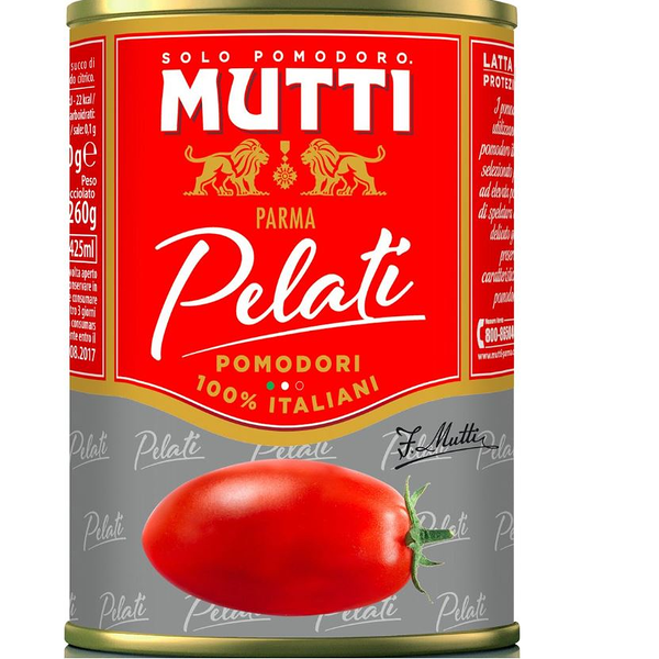 Томаты консервированные очищенные целые Mutti Pelati в томатном соке