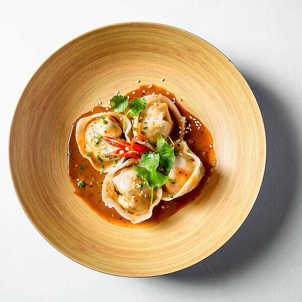 Вантоны с креветками в остром соусе