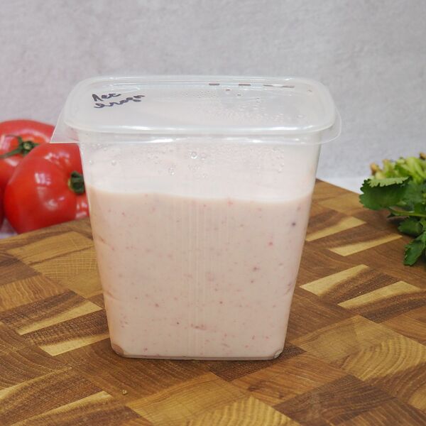 Йогурт клубничный