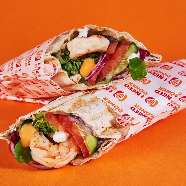 Донер с королевскими креветками в лаваше