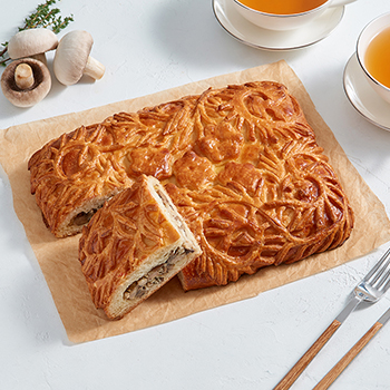 

Пирог с курицей и грибами, ручной работы, малый, «Азбука вкуса», Россия