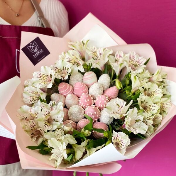 Букет с клубникой в шоколаде Нежные чувства