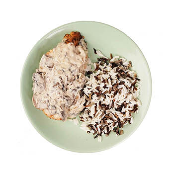 Индейка, запеченная под соусом Жюльен, с рисом Микс