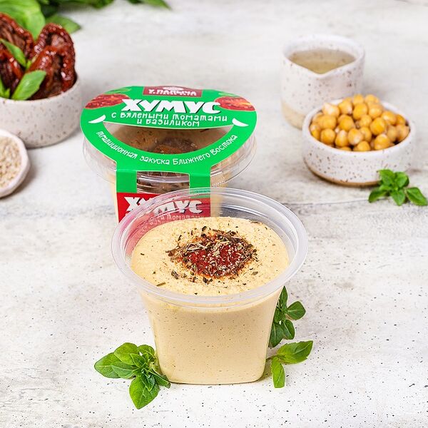 Хумус с томатами и базиликом, с кунжутом и оливковым маслом 200 г
