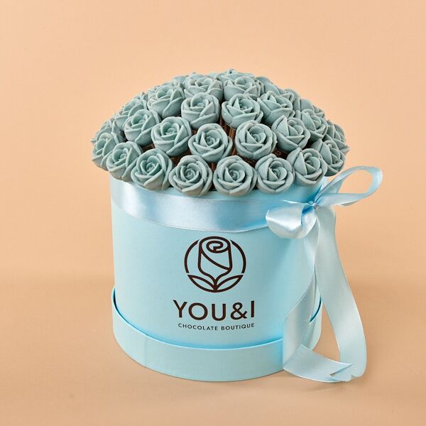 47 шоколадных роз в подарочной коробке you&i (Г_г)