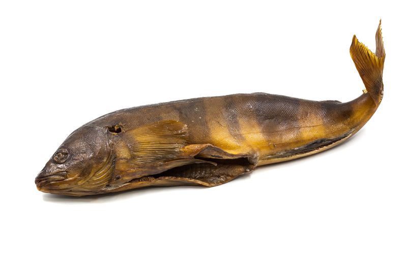 

Терпуг потрошенный горячего копчения с головой вес