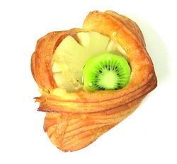 Слойка с фруктами 100г Знатный булочник