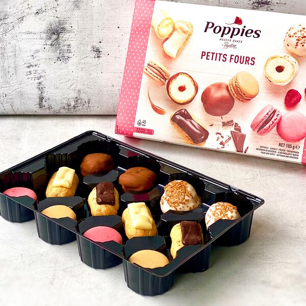 Ассорти (макаруны, профитроли, мини эклеры)