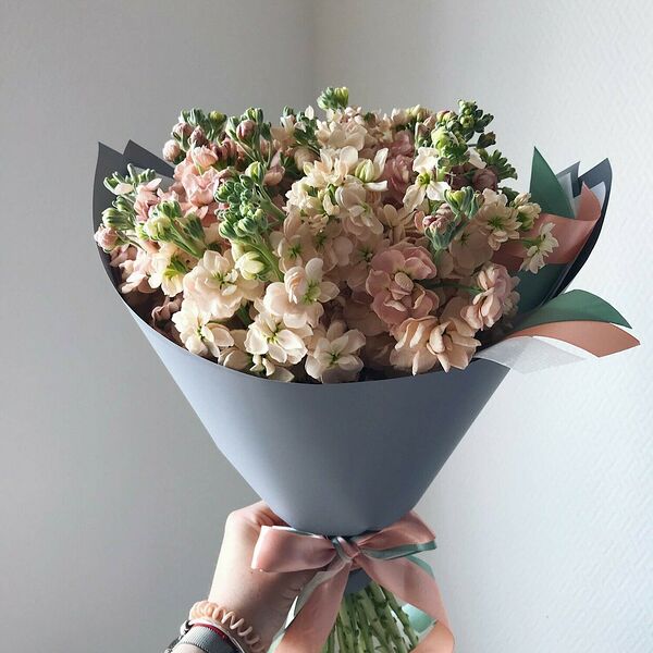 Букет с маттиолой