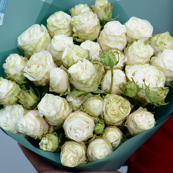 Моносвязка  Белый букет Givenchy с пионами