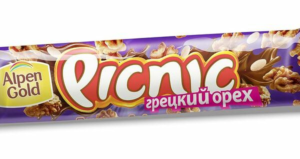 Батончик шоколадный Picnic Грецкий орех