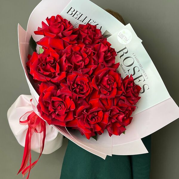 Розы кружевные в розовом оформлении