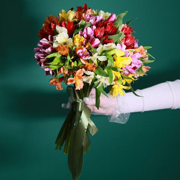 Букет цветов из 21 альстромерии