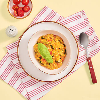 Булгур с овощами и соусом из запеченных черри