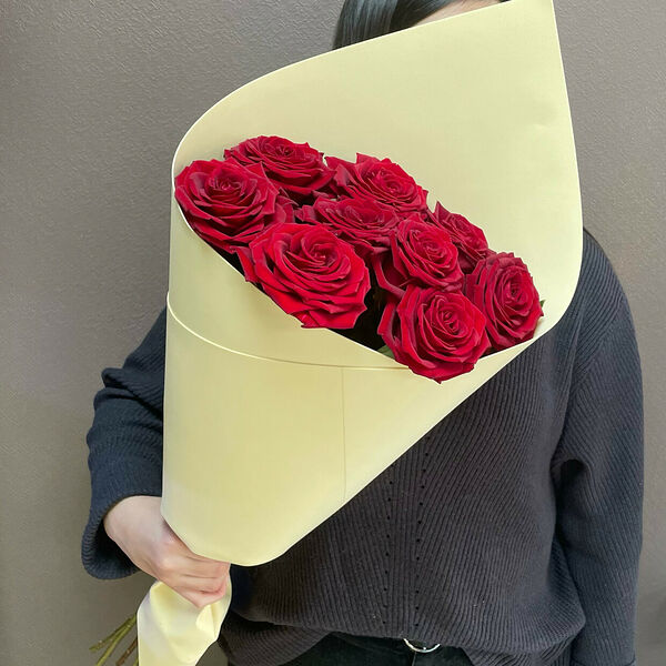 9 красных роз
