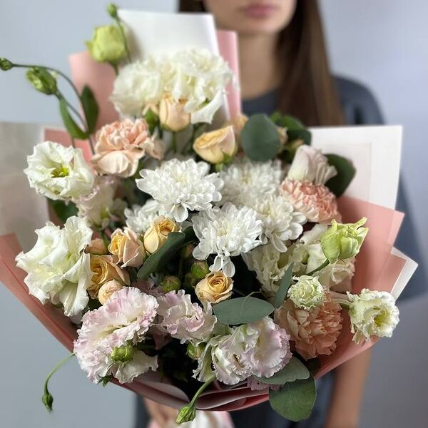 Букет в кремовых тонах