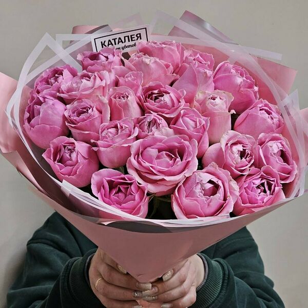 Букет пионовидных роз