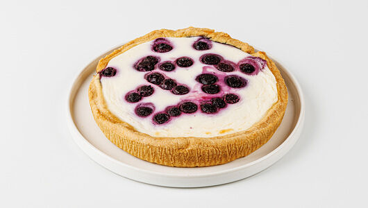 Пирог Сметанник с черникой