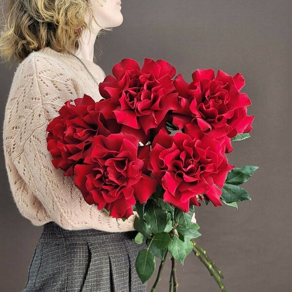 5 ажурных роз