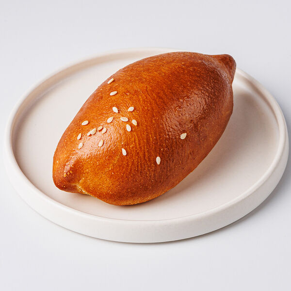 Пирожок с куриной начинкой, кафе