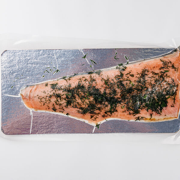Горбуша филе на коже с укропом слабосоленая Гравлакс замороженная