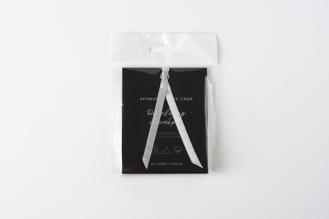 

Саше ВкусВилл "Дерево уд и амбра"