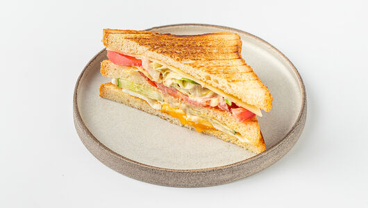 Сэндвич со свежими овощами и яйцом 151г