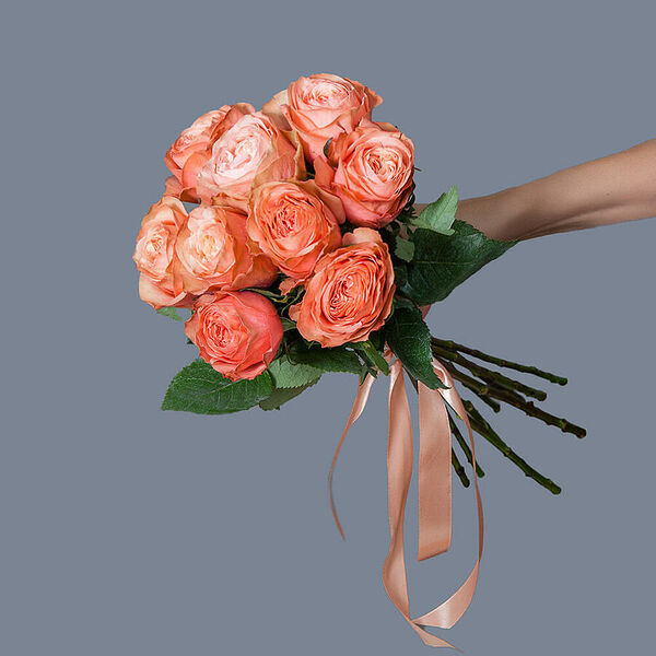 Монобукет 9 пионовидных Роз Kahala под ленту