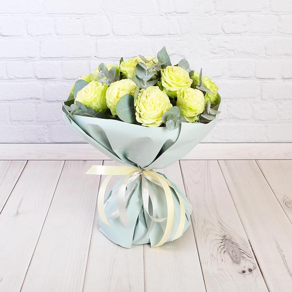 13 белых роз