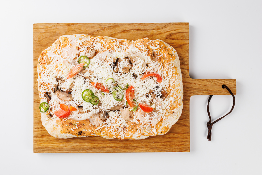 

Пицца римская с курицей, морепродуктами и соусом Том Ям замороженная 530 г