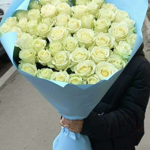 51 белая высокая роза