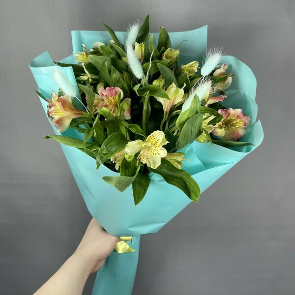 Букет альстромерий