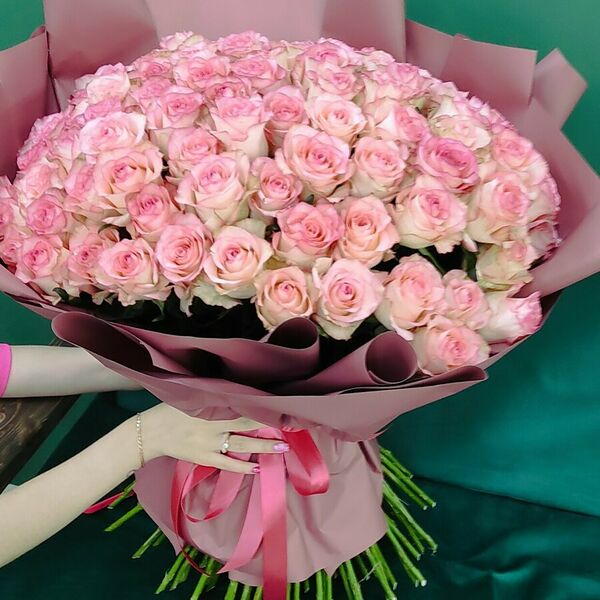 101 роза Джумилия.