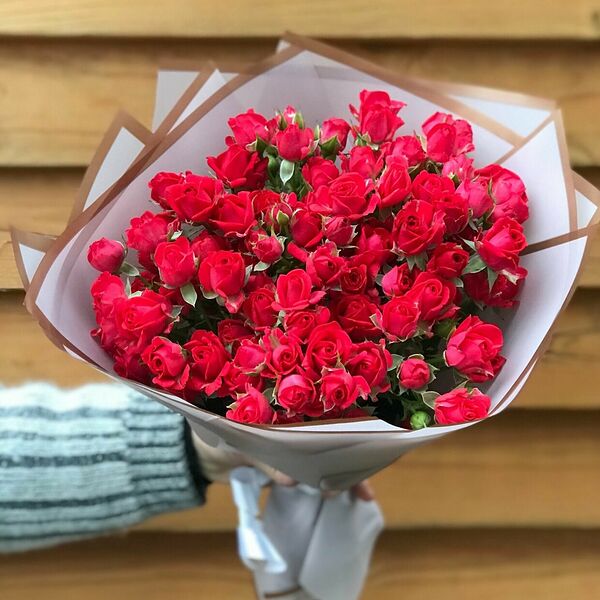 Кустовые розы  15 шт