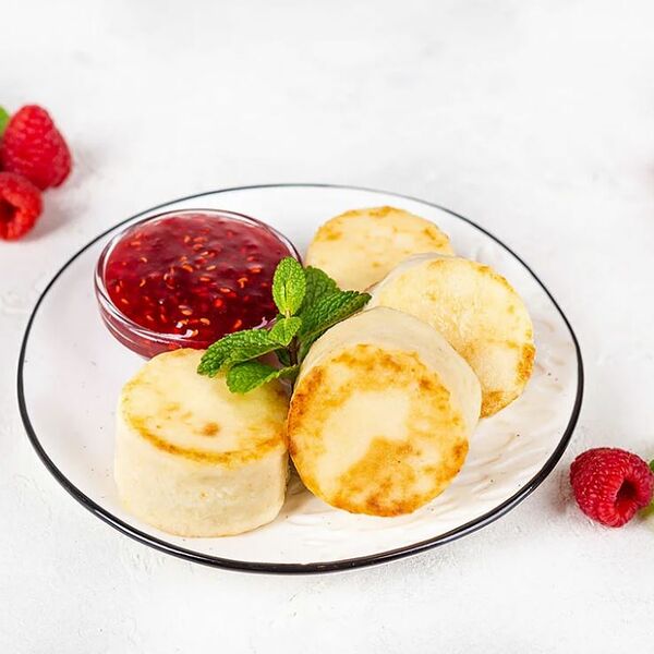 Сырники творожные с малиновым вареньем 300 г