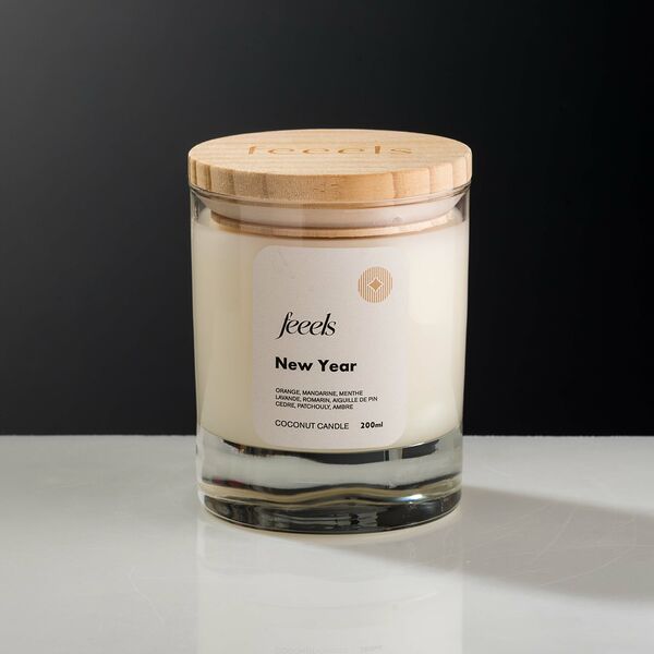 Свеча ароматическая Feeels Новый год 200 мл