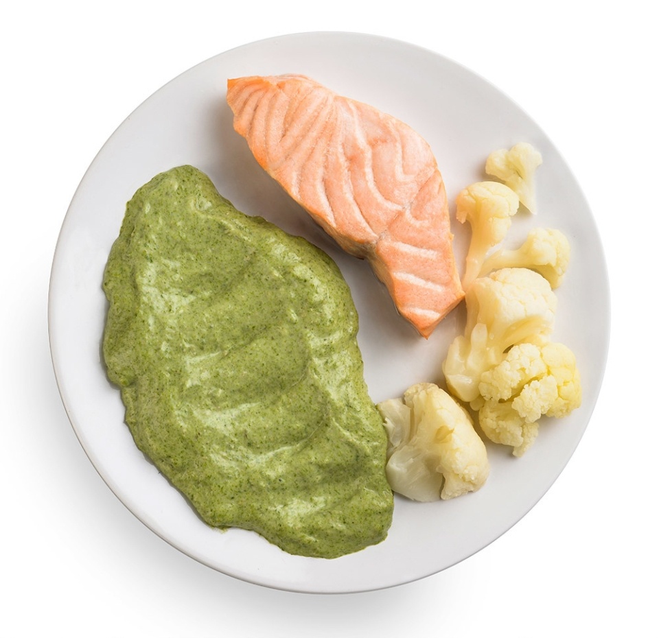 

Лосось атлантический (семга, без кожи) на пару с цветной капустой и соусом песто 200 г, Россия